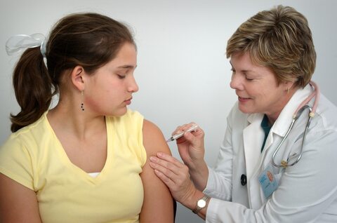 Refundowane szczepienia przeciw grypie Komu przysługuje i kiedy się