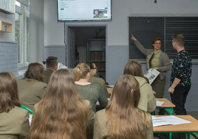 Miniatura: Nauczyciele coraz mniej korzystają...