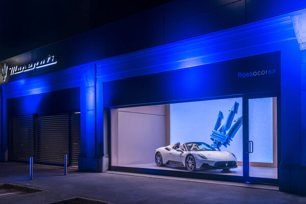 Miniatura: Nowy salon Maserati