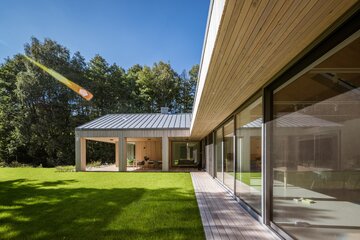 Dom na&nbsp;polanie, proj. PAG Pracownia Architektury Głowacki