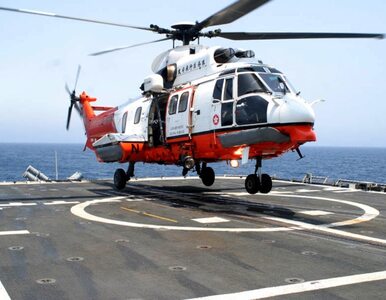 Miniatura: Wielka Brytania: helikopter w morzu, na...