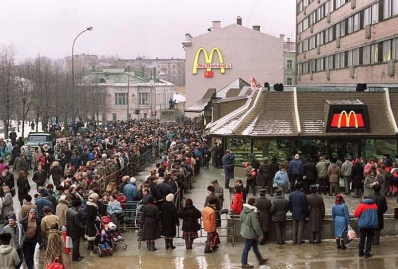 Otwarcie pierwszego McDonalda w Moskwie 