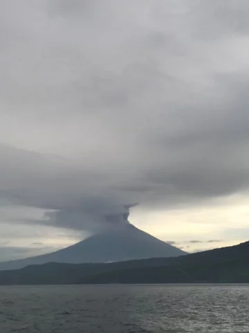 Erupcja wulkanu Agung 