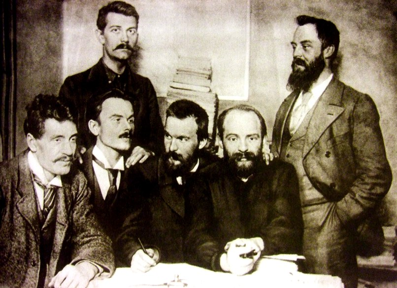 Grupa polskich socjalistów w Londynie w 1896 roku. W centrum Józef Piłsudski 