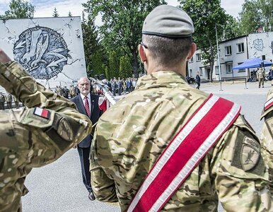 Miniatura: Macierewicz przyjął honorowe odznaczenie...