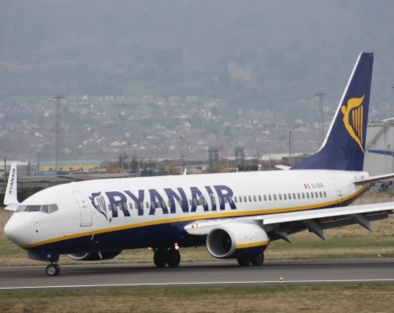 Miniatura: Pracownicy Ryanair rozbierają się dla dzieci