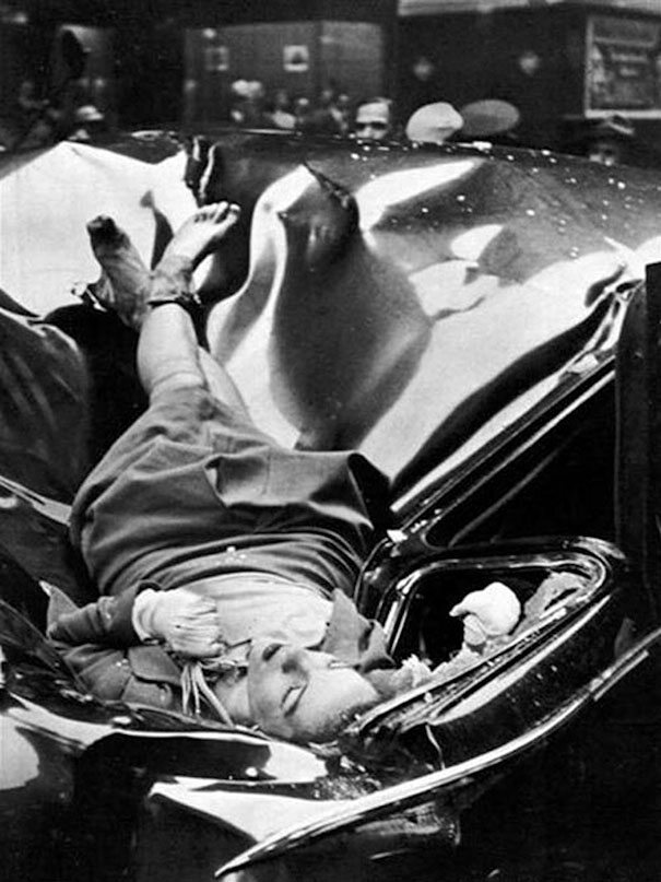 "Piękne samobójstwo". 23-letnia Evelyn McHale skoczyła z 83. piętrze Empire State Building i wylądowała na dachu limuzyny ONZ, 1947 (fot. boredpanda.com)