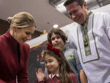 Marta Nawrocka na kiermaszu charytatywnym SHOM 