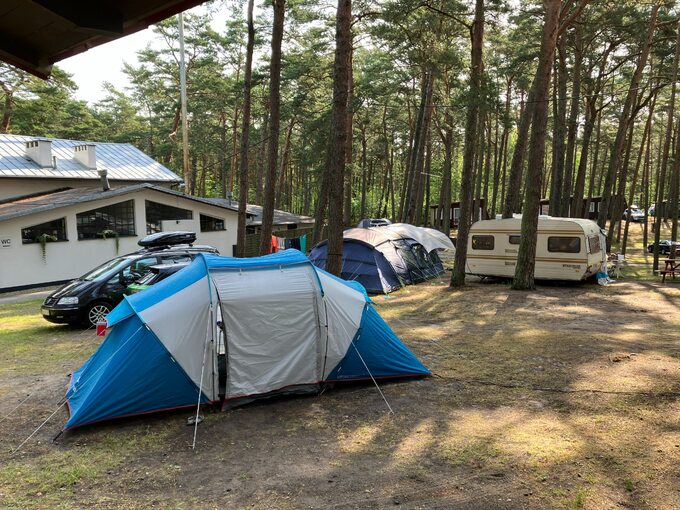 Wakacje pod namiotem (kamping)