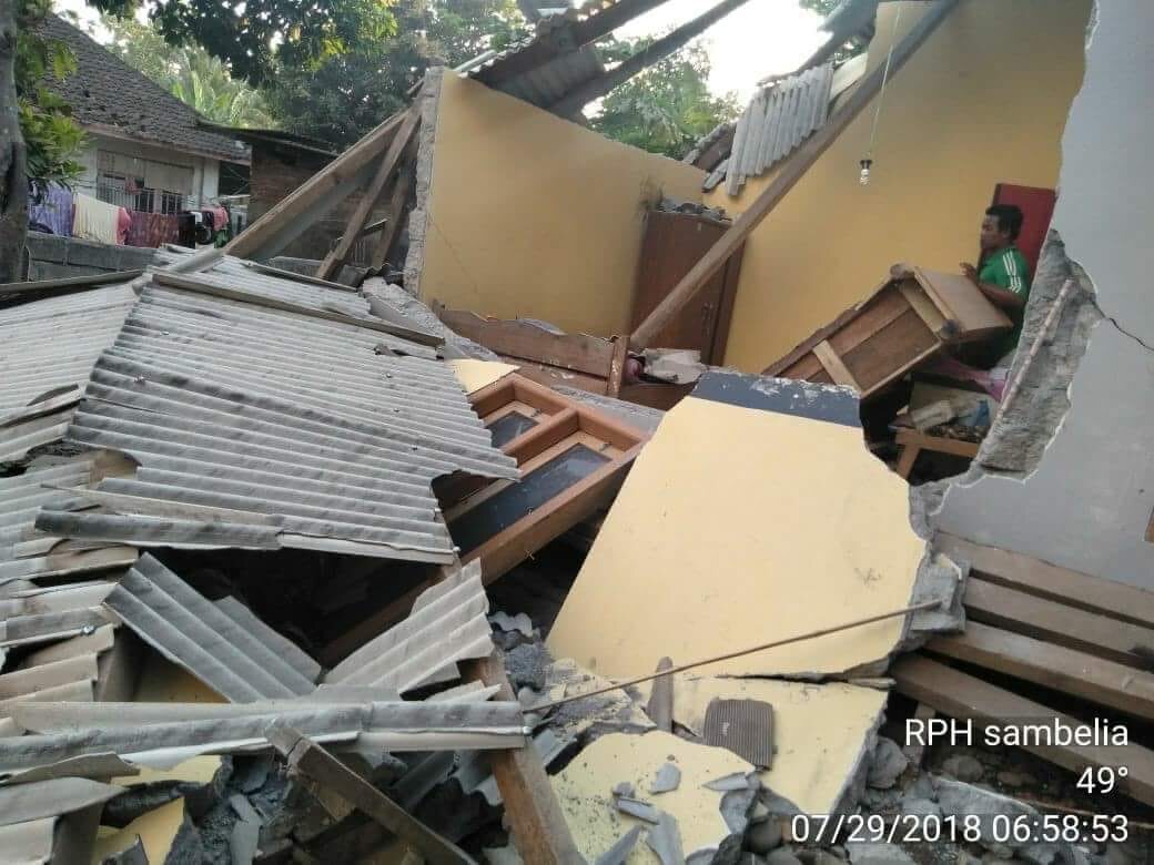 Skutki trzęsienia ziemi w Indonezji 