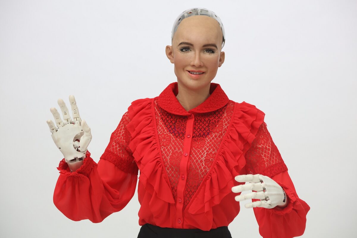 Sophia, humanoidalny robot obdarzony sztuczną inteligencją 