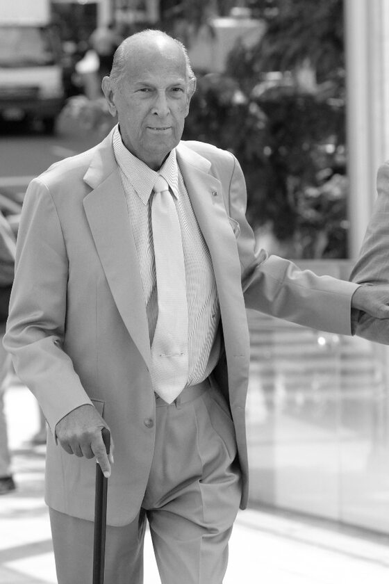 Óscar de la Renta - urodzony 22 lipca 1932 w Santo Domingo, zmarły 20 października 2014 w Kent. Amerykańsko-dominikański projektant mody. (fot. INB /   newspix.pl)