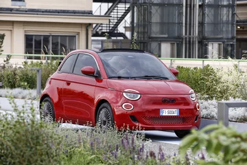 Fiat 500 (RED) 