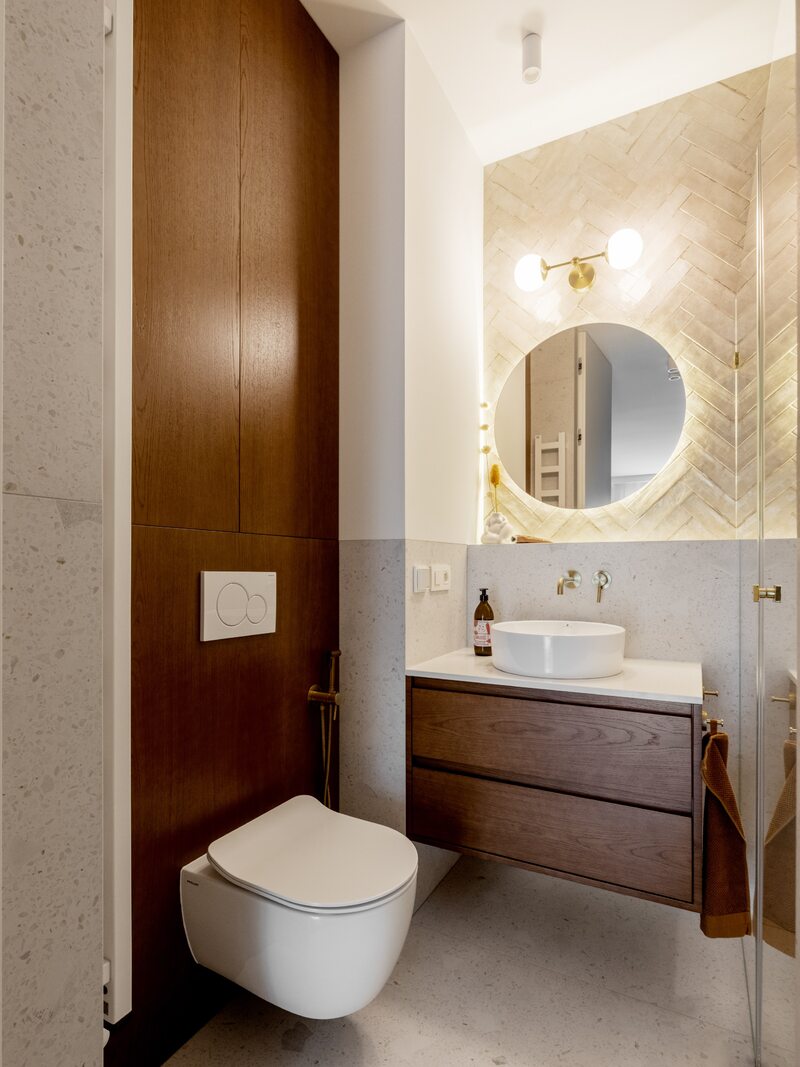 Aranżacja niewielkiej łazienki, projekt: FUGA Architektura Wnętrz