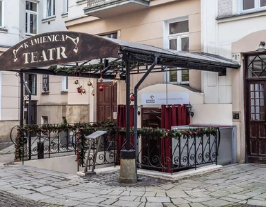 Miniatura: Spór o Teatr Kamienica w Warszawie....