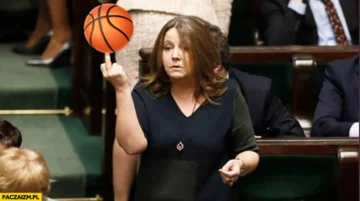 Mem po geście posłanki Lichockiej 
