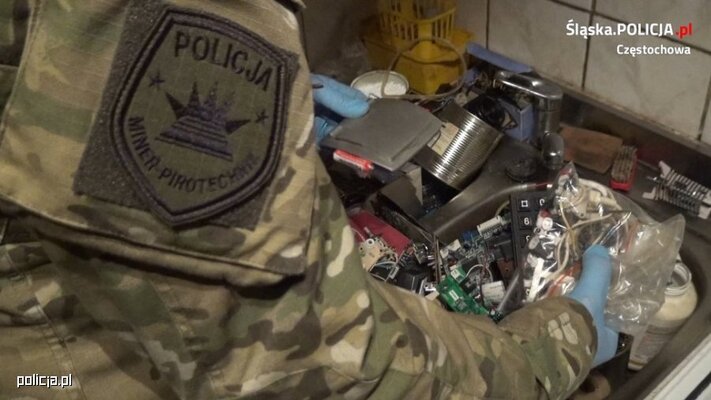 Miniatura: Częstochowa. 67-latek groził, że podłoży...