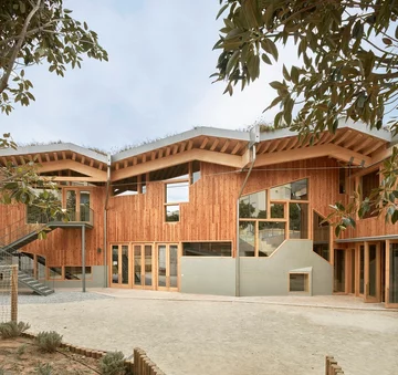 Szkoła Montessori, projekt Gradolí & Sanz Arquitectes 