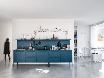 Meble kuchenne ze&nbsp;stali z&nbsp;kolekcji Frame, Fantin