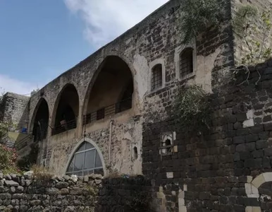 Miniatura: Liban. Syryjscy uchodźcy pomagają polskim...