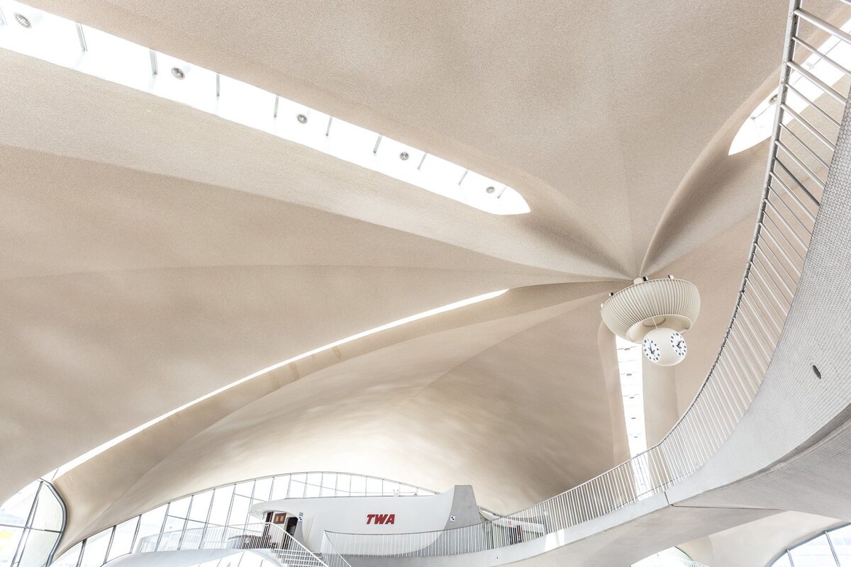 TWA Hotel TWA Hotel w opuszczonym terminalu lotniskowym