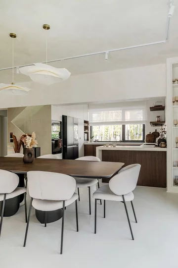 Dom słynnych influencerów: nowoczesne wnętrza pełne komfortu, elegancji i technologii 