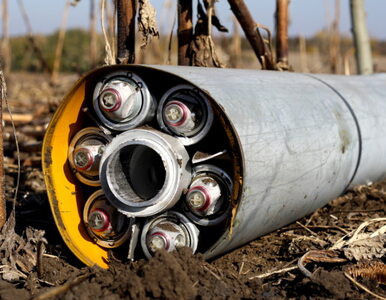 Miniatura: "Ukraińska armia używała bomb kasetowych...