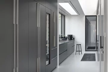 Ciemna kuchnia marki ZAJC, dom w Gdyni 