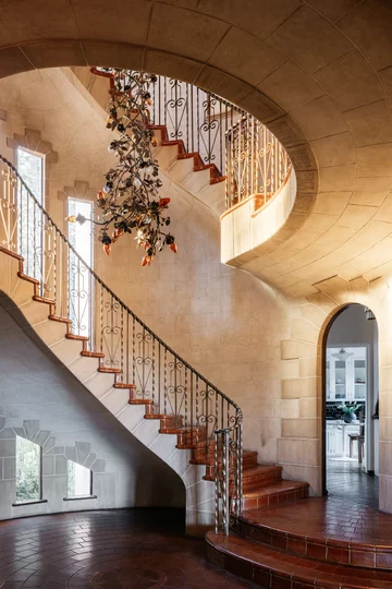 Zabytkowy zamek w... Hollywood, projekt A.F. Leicht TopTen, zamek w Hollywood