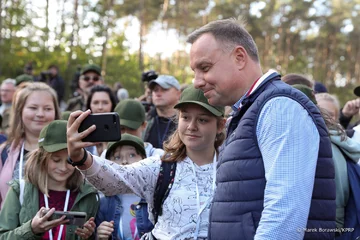 Andrzej Duda podczas akcji „sadziMY” 