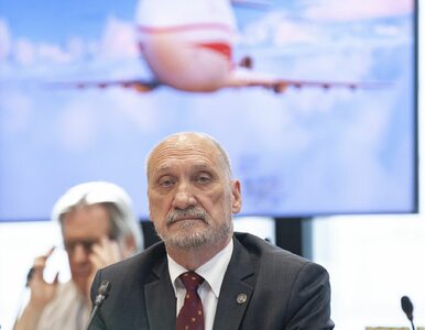 Miniatura: Macierewicz dopraszał się emisji tych...