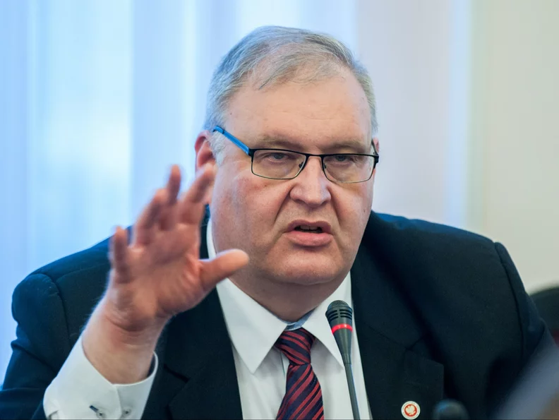 Miniatura: Konstytucjonalista reaguje na ruch...