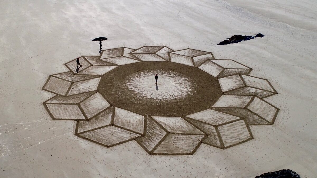 Wzór na plaży, który stworzył Marc Treanor 