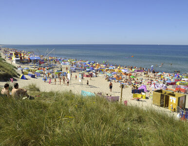 Miniatura: Zakaz palenia na plaży w Darłowie....