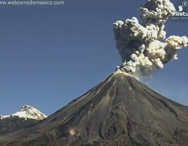 Miniatura: Wulkan w Meksyku wyrzuca pył na wysokość 2...