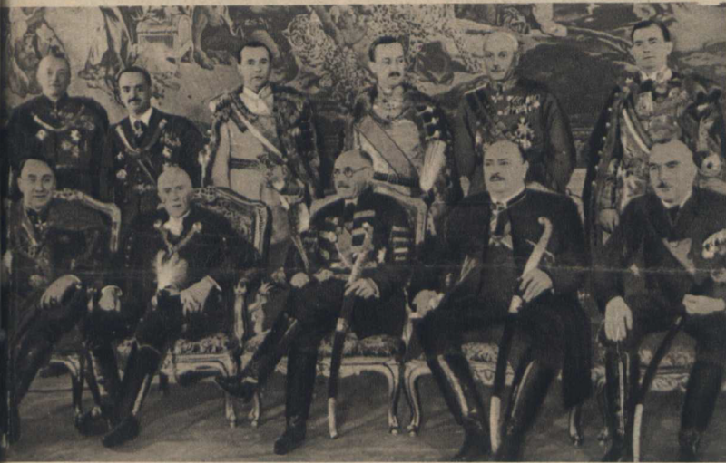 Gabinet Pála Telekiego, ówczesny premier Węgier siedzi w środku (w okularach), zdj. z 1939 roku