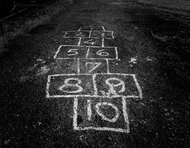 Miniatura: QUIZ. Czym bawiliśmy się w PRL-u? Tylko...