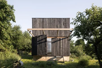 Drewniany domek na działkę, projekt BYRÓ Architekti 