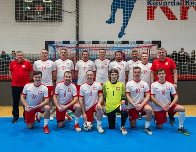 Miniatura: Jak faulują księża? Jeden z duchownych...