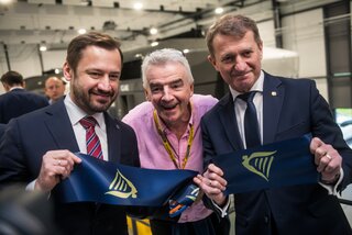 Prezydent Krakowa Aleksander Miszalski, CEO Ryanair Micahael O'Leary, wiceminister sportu Ireneusz Raś