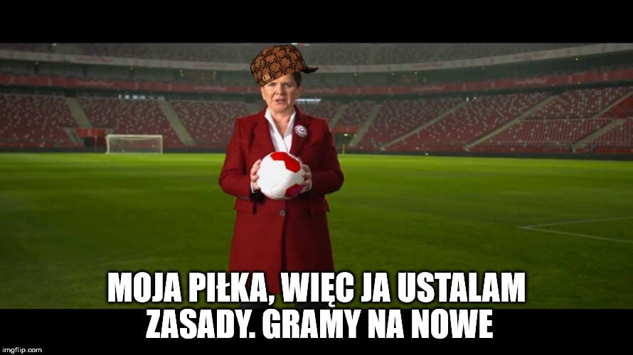 Beata Szydło na stadionie - mem 
