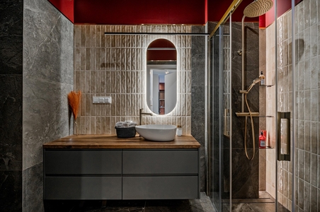 Miniatura: Mieszkanie z elementami w kolorze bordo,...