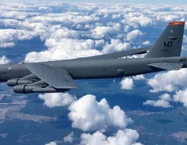 Miniatura: Amerykański bombowiec B-52 przeleciał nad...