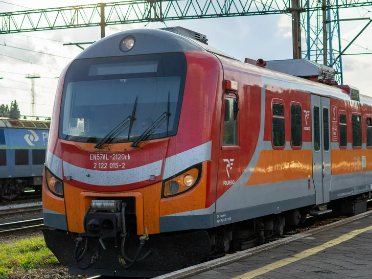 Pociągi wracają do polskiego miasta po 33 latach. Wysyp biletów za 1 zł