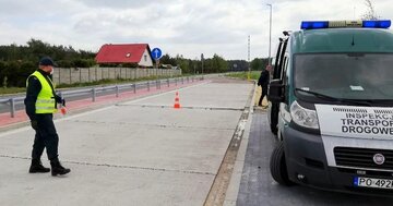 Ważenie samochodu ciężarowego przez inspekcję ITD