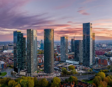 Miniatura: Droższe loty do popularnego wśród Polaków...