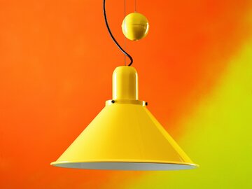 Lampa &bdquo;Reflex&rdquo; Stożek. Produkowana wsp&oacute;łcześnie