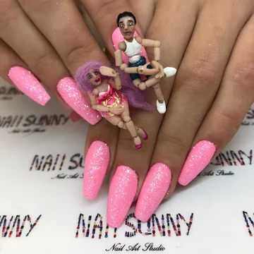 Paznokcie zrobione w salonie Nail Sunny w Rosji 