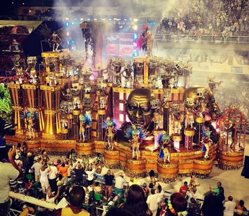 Parada podczas karnawału w Rio 