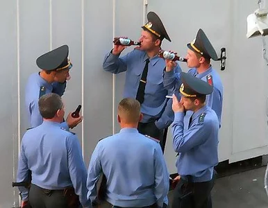 Miniatura: Lekcje dobrych manier dla milicjantów